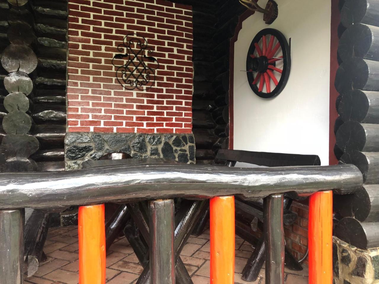 Hot Tub Chalet Retreat Villa Brasov Ngoại thất bức ảnh